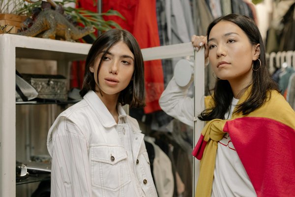 L'épopée fascinante du rouge à lèvres : un récit enchanteur à explorer